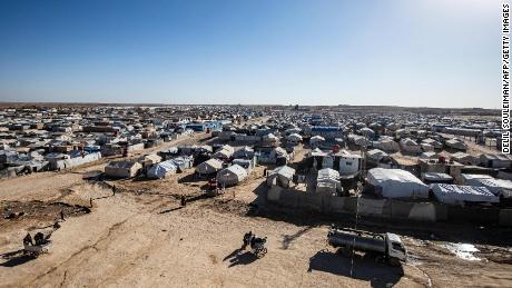 Une photo montre le camp d’al-Hol dirigé par les Kurdes, qui détient des proches de combattants présumés de l’Etat islamique dans le gouvernorat de Hasakeh au nord-est, le 6 décembre 2021. 