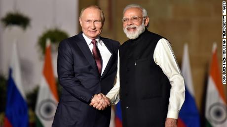 Le président russe Vladimir Poutine rencontre le Premier ministre indien Narendra Modi à Hyderabad House à New Delhi, le 6 décembre 2021.
