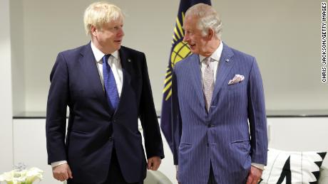 Le Premier ministre britannique Boris Johnson et le prince Charles assistent à la cérémonie d’ouverture du CHOGM à Kigali.