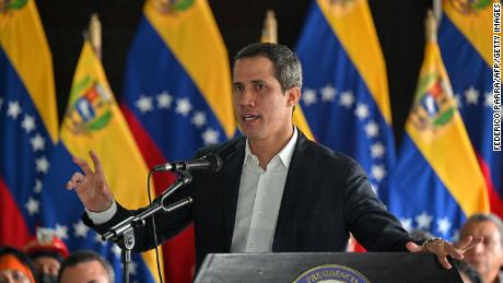 Un tribunal britannique se prononce en faveur du chef de l’opposition vénézuélienne Juan Guaidó dans la bataille pour l’or du pays